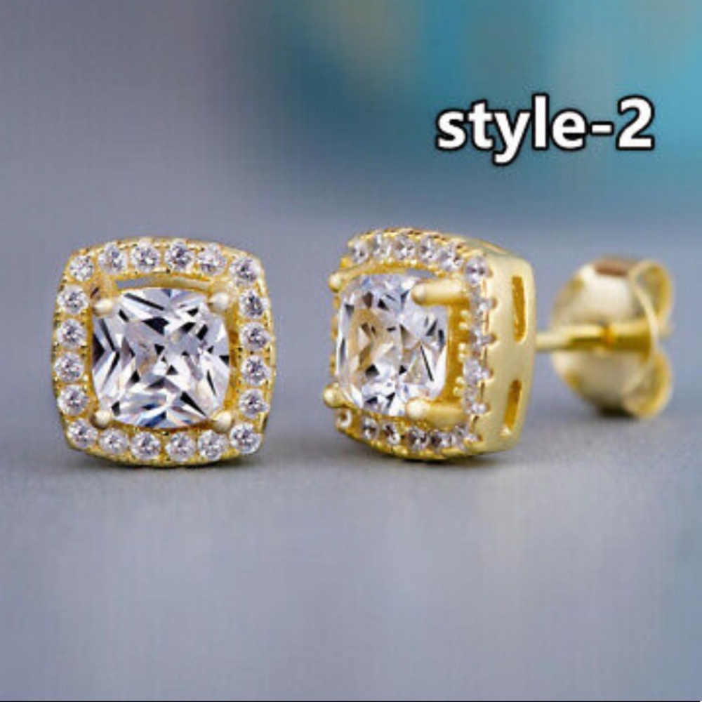NWT 18k GOLD PLATED Stud Earrings